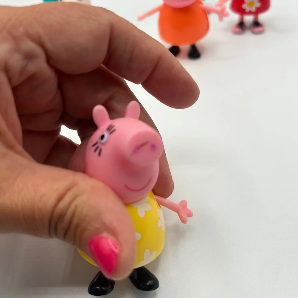 Peppa Pig Family and Friends 6 Piece Action Figure Lot Multicolored Plastic Toys
